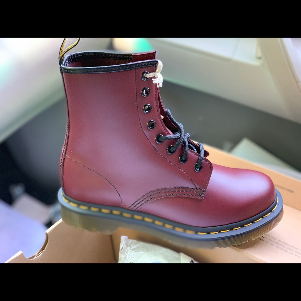 DR MARTENS